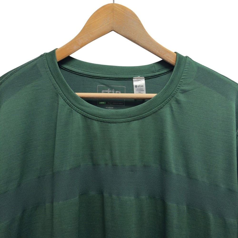 Stio Men's Size XL Green Long Sleeve Performance‎ Thumbholes Workout T-Shirt euc